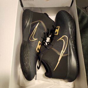 Mens Nike Kyrie SZ 13